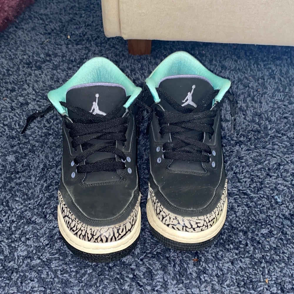 Jordan 3 Retro bleached turquoise mint